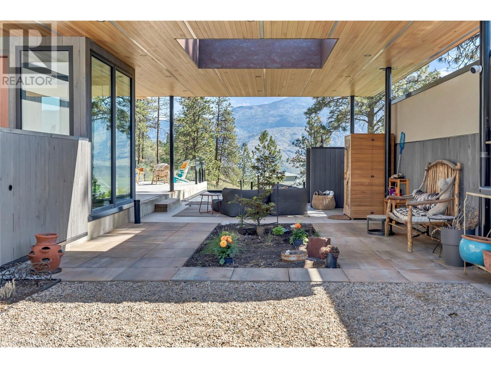 503 Wilson Mountain Road, Oliver