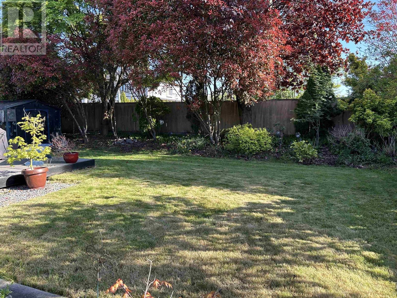 Photo 5 of 7560 Waterton Drive, Richmond BC