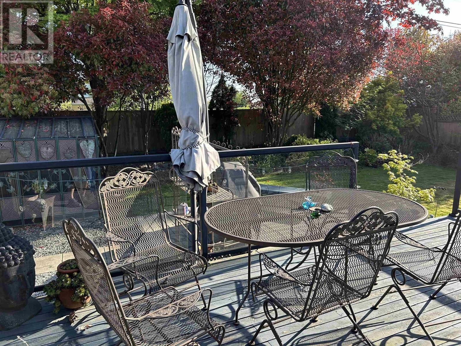 Photo 10 of 7560 Waterton Drive, Richmond BC