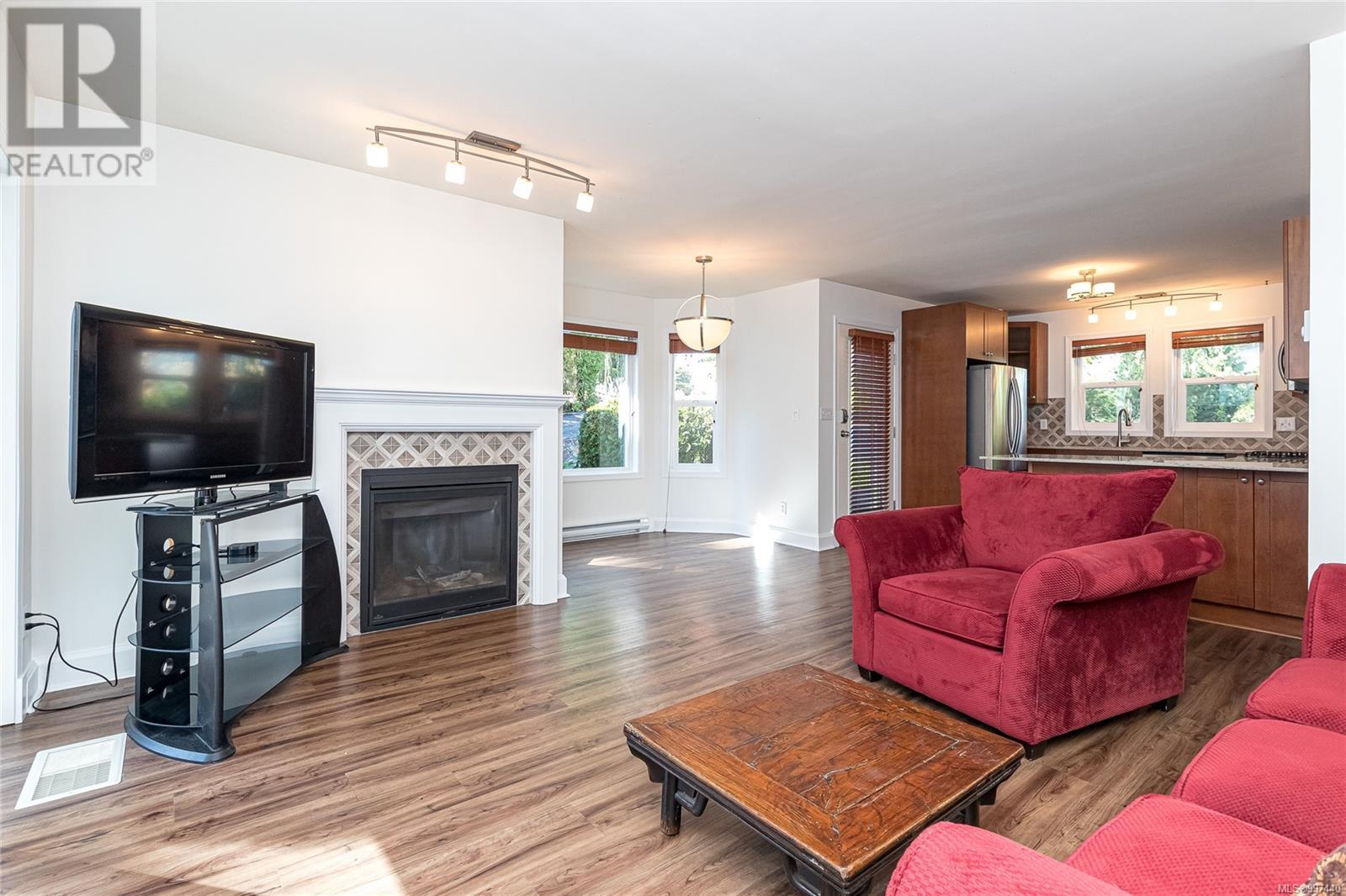 1096 Valewood Trail, Saanich