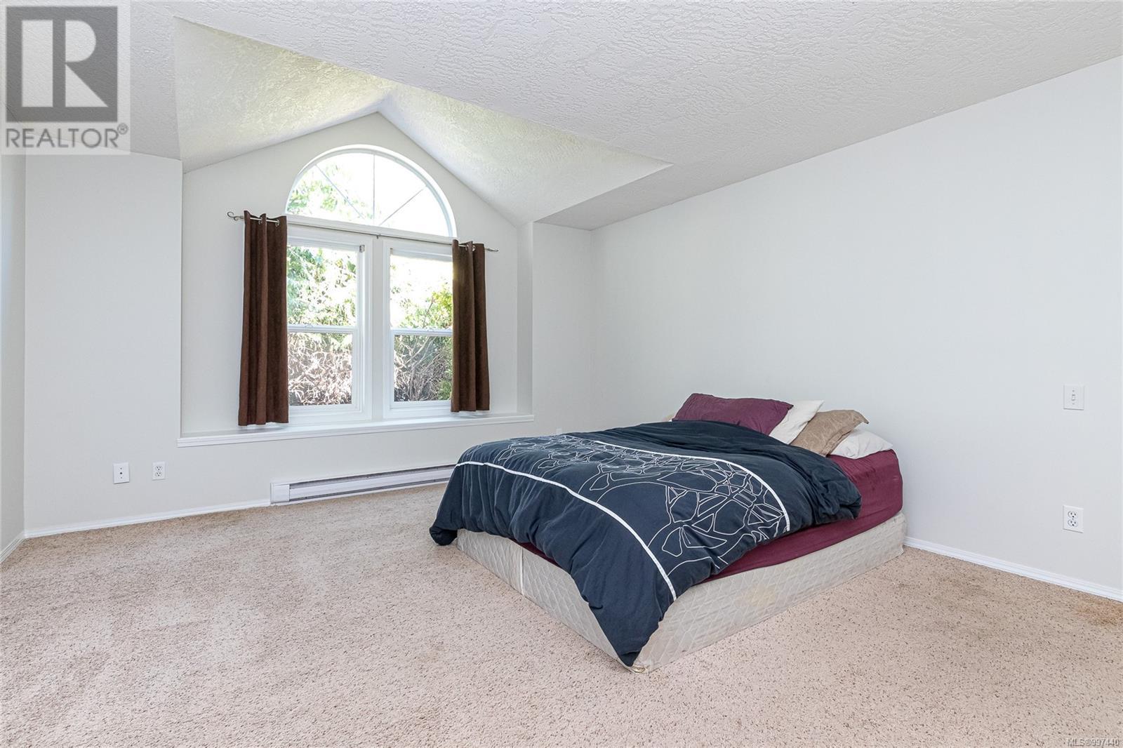 1096 Valewood Trail, Saanich