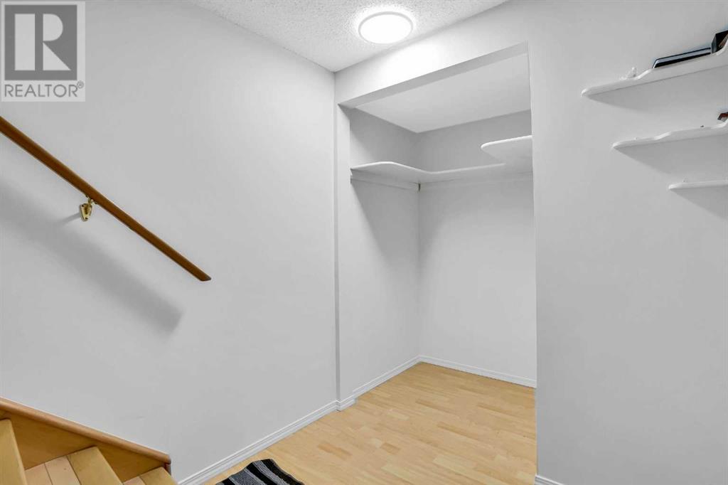 Single Family House for Sale in  Falshire Way NE Falconridge Calgary 