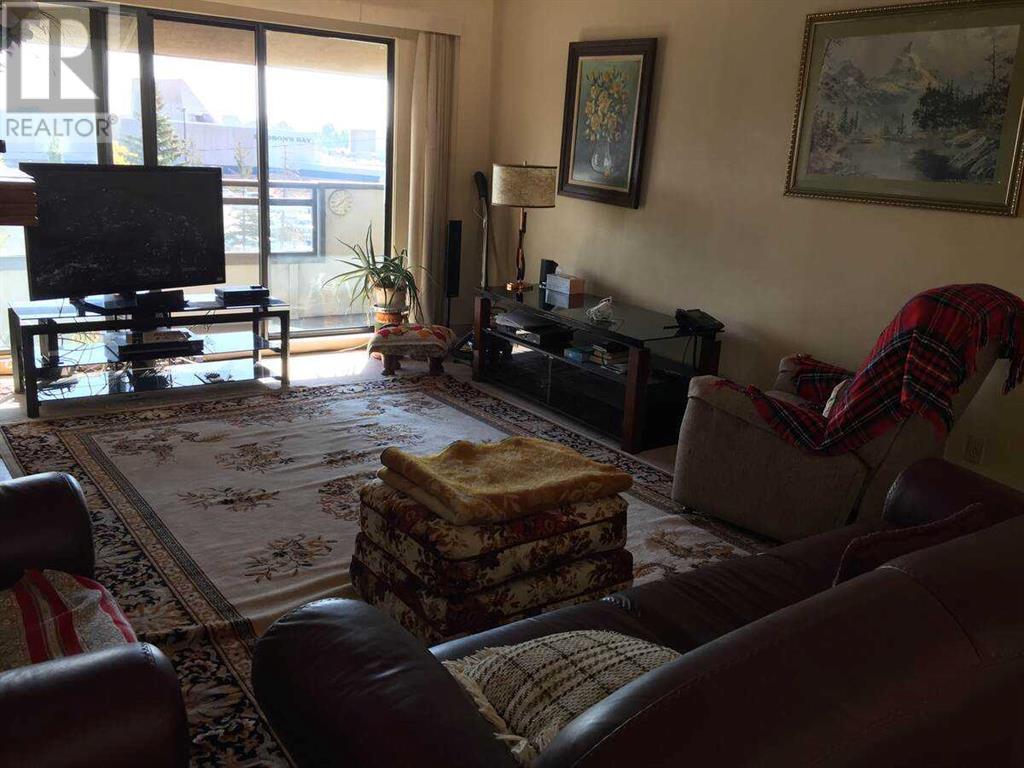 Single Family House for Sale in  C  Street NW Varsity Calgary 