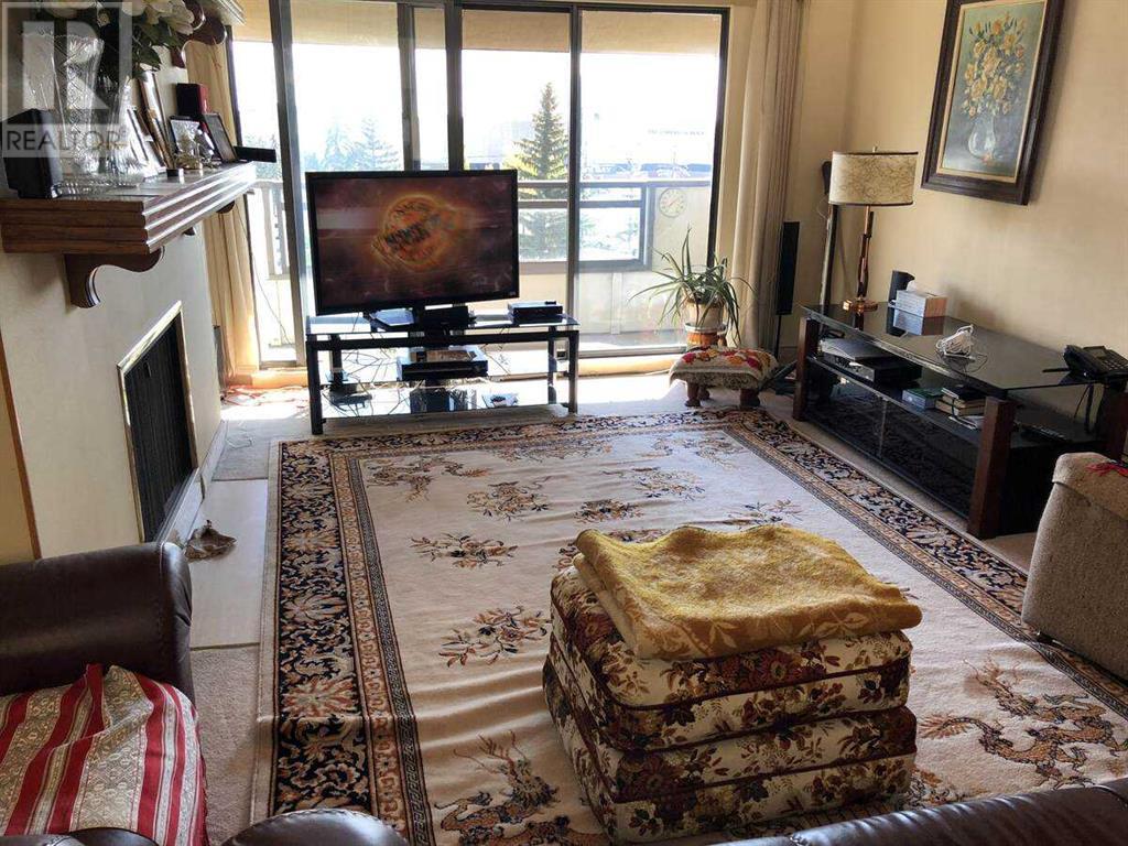 Single Family House for Sale in  C  Street NW Varsity Calgary 