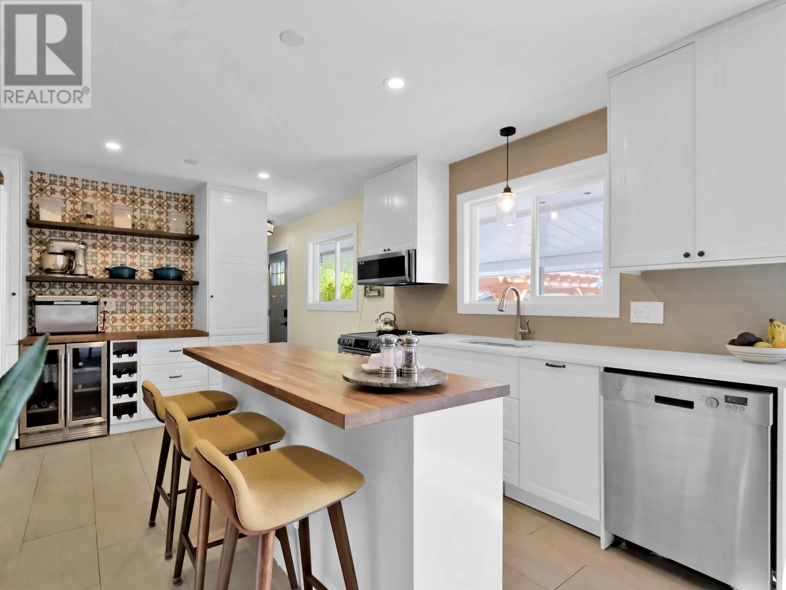  1241 Kelglen Crescent, Kelowna