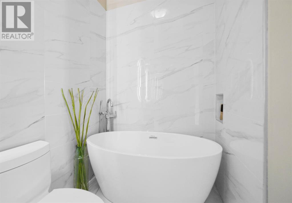 Single Family House for Sale in    Street SW Killarney/Glengarry Calgary 