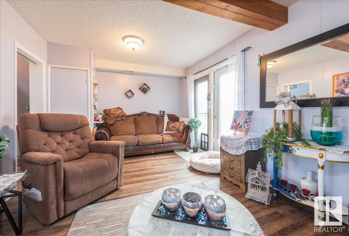 8007 125 AV NW, Edmonton
