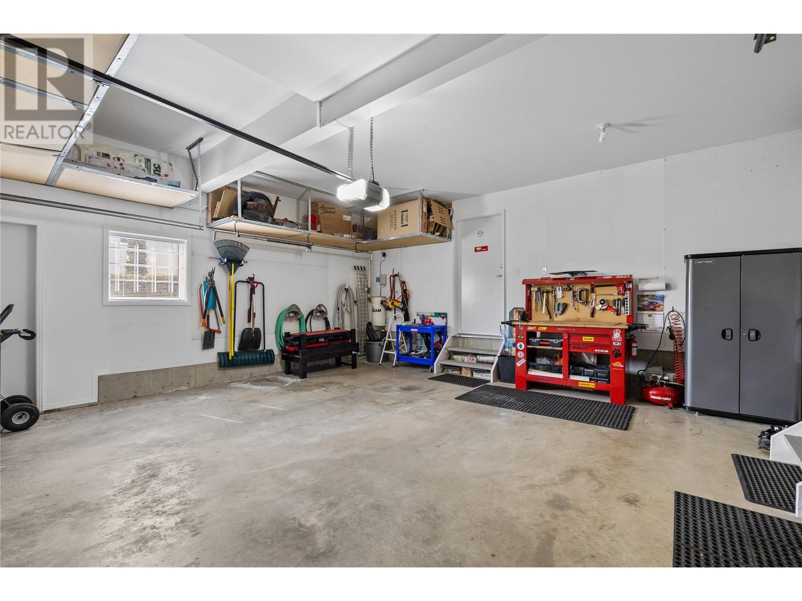  1116 Caledonia Way, West Kelowna