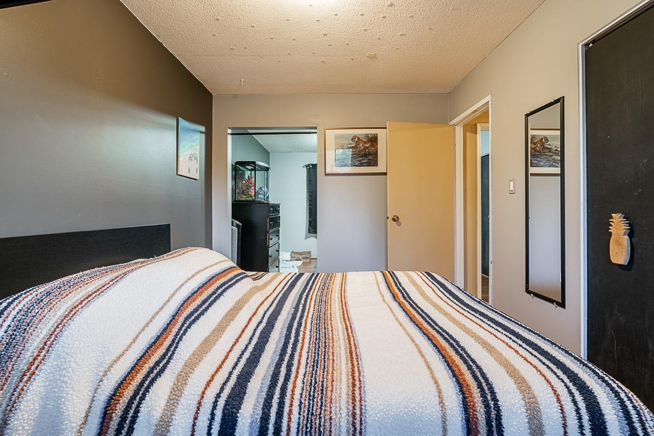 Photo 10 of 26924 28 A Avenue, Langley BC