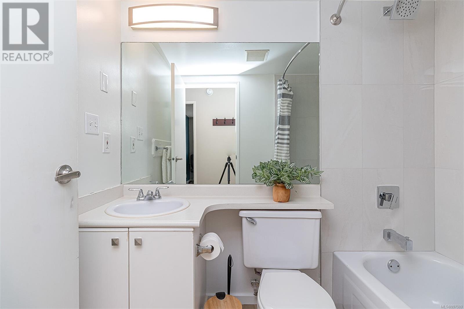 210 835 View Street, Victoria