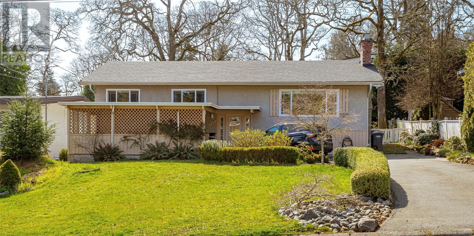  959 Woodhall Drive, Saanich