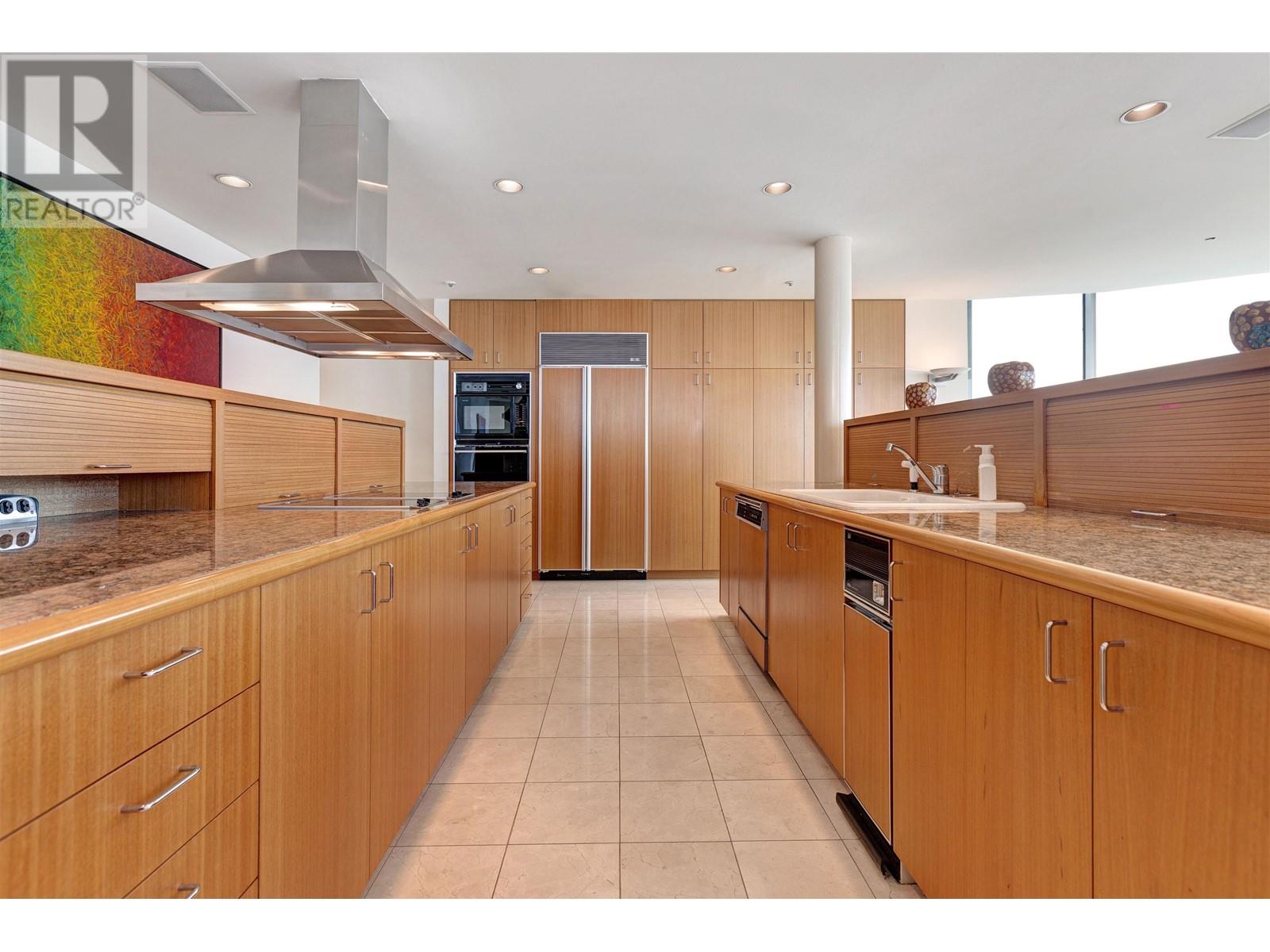 Photo 7 of 1600 1919 Beach Avenue, Vancouver BC