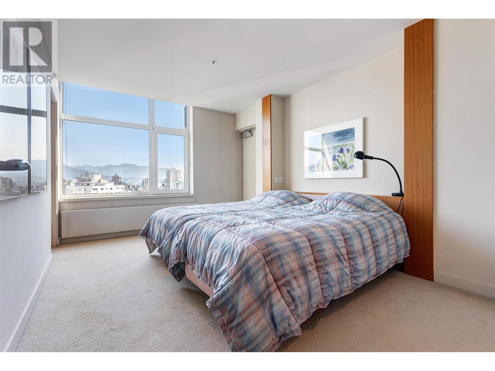 Photo 3 of 1600 1919 Beach Avenue, Vancouver BC