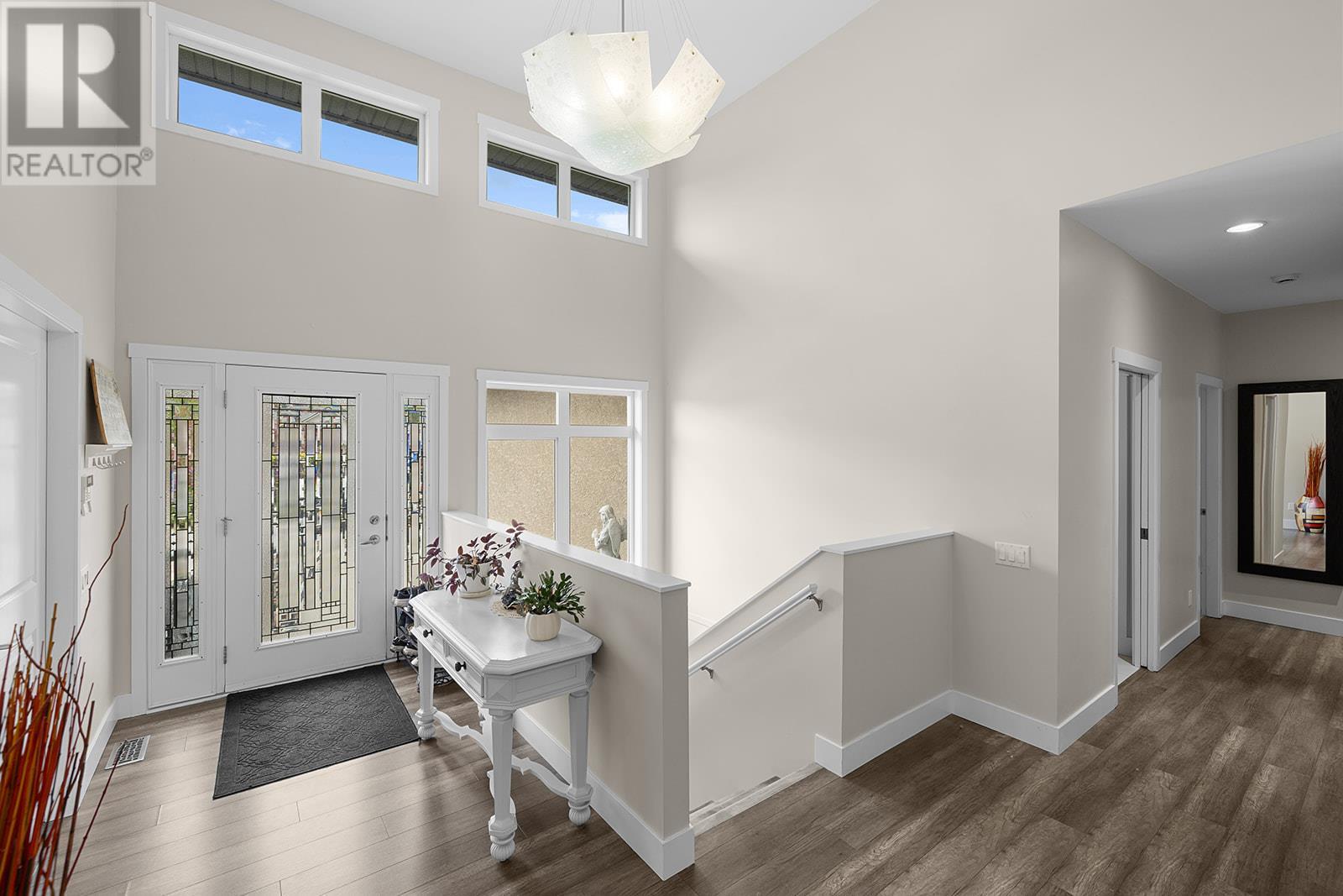  2103 Sunview Drive, West Kelowna
