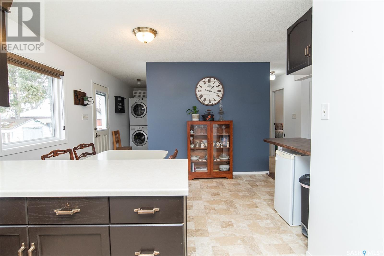 Photo 11 of 512 4th Street E, Wynyard SK