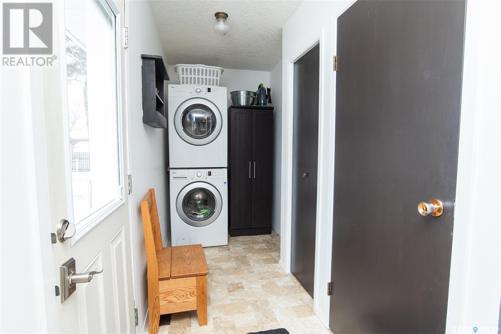 Photo 12 of 512 4th Street E, Wynyard SK