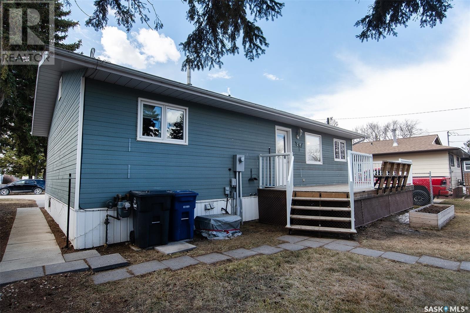 Photo 32 of 512 4th Street E, Wynyard SK
