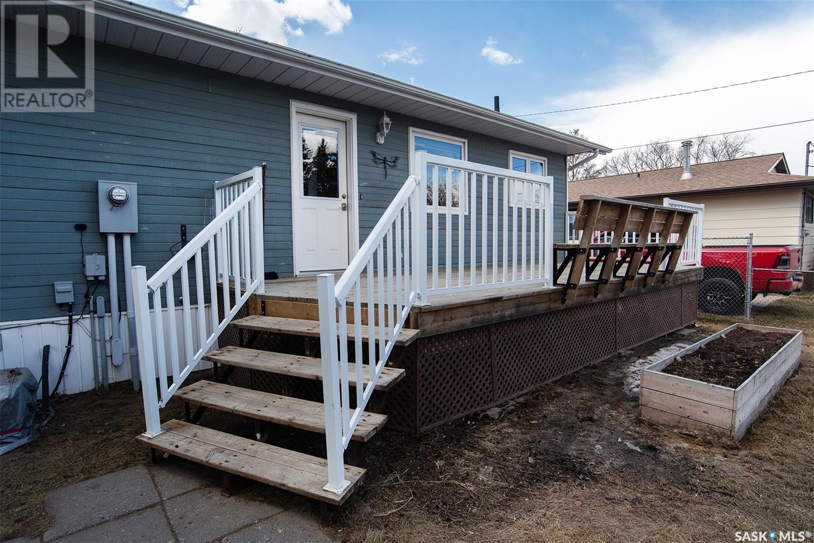 Photo 33 of 512 4th Street E, Wynyard SK