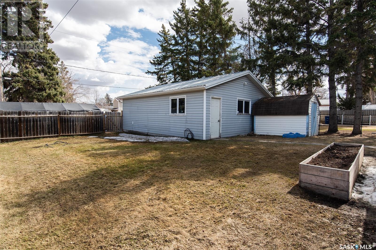 Photo 37 of 512 4th Street E, Wynyard SK