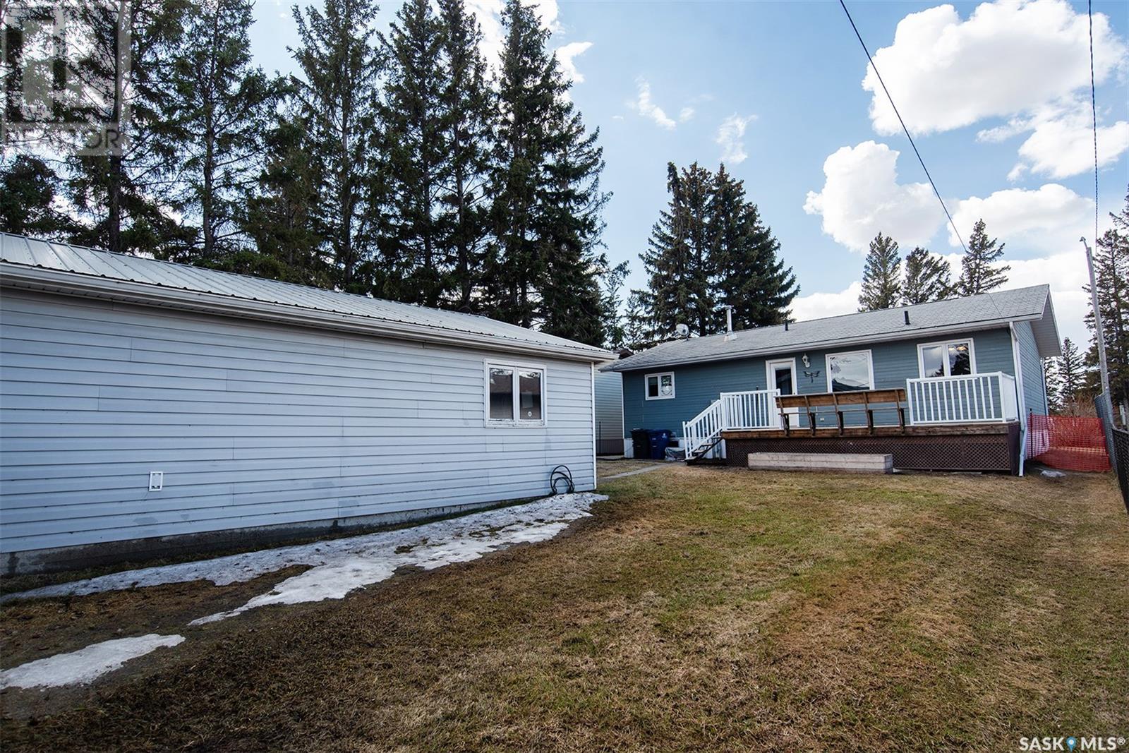 Photo 38 of 512 4th Street E, Wynyard SK