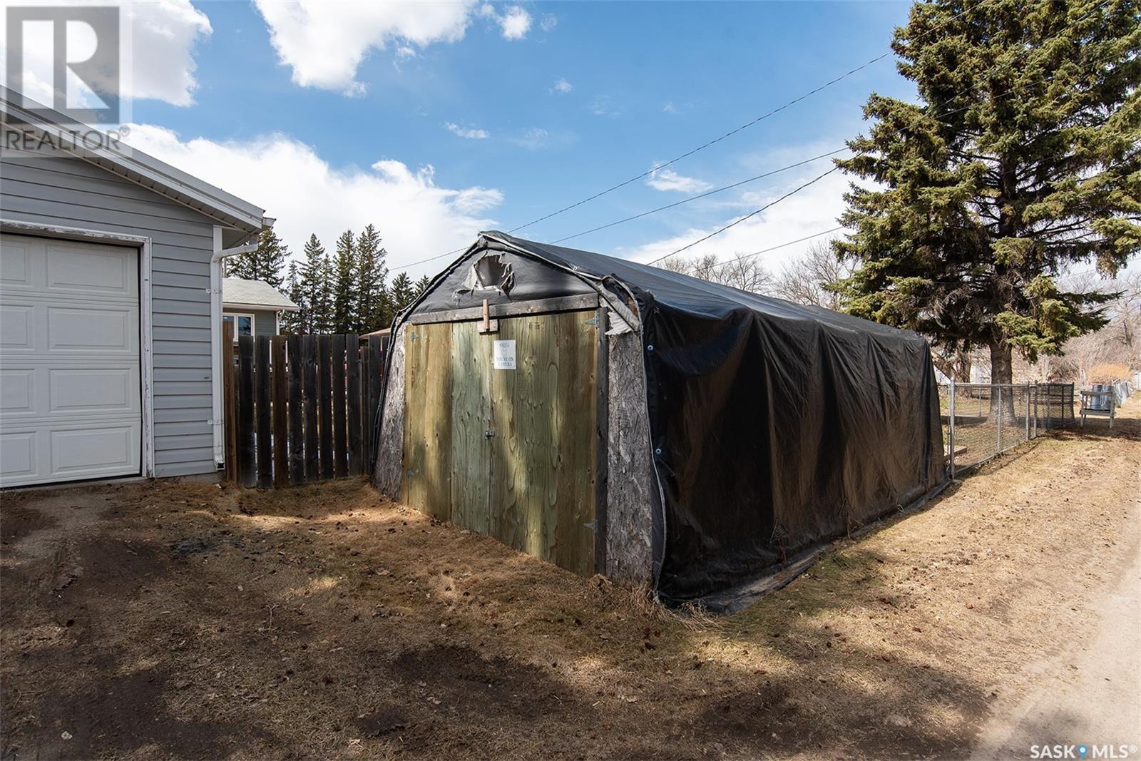 Photo 40 of 512 4th Street E, Wynyard SK