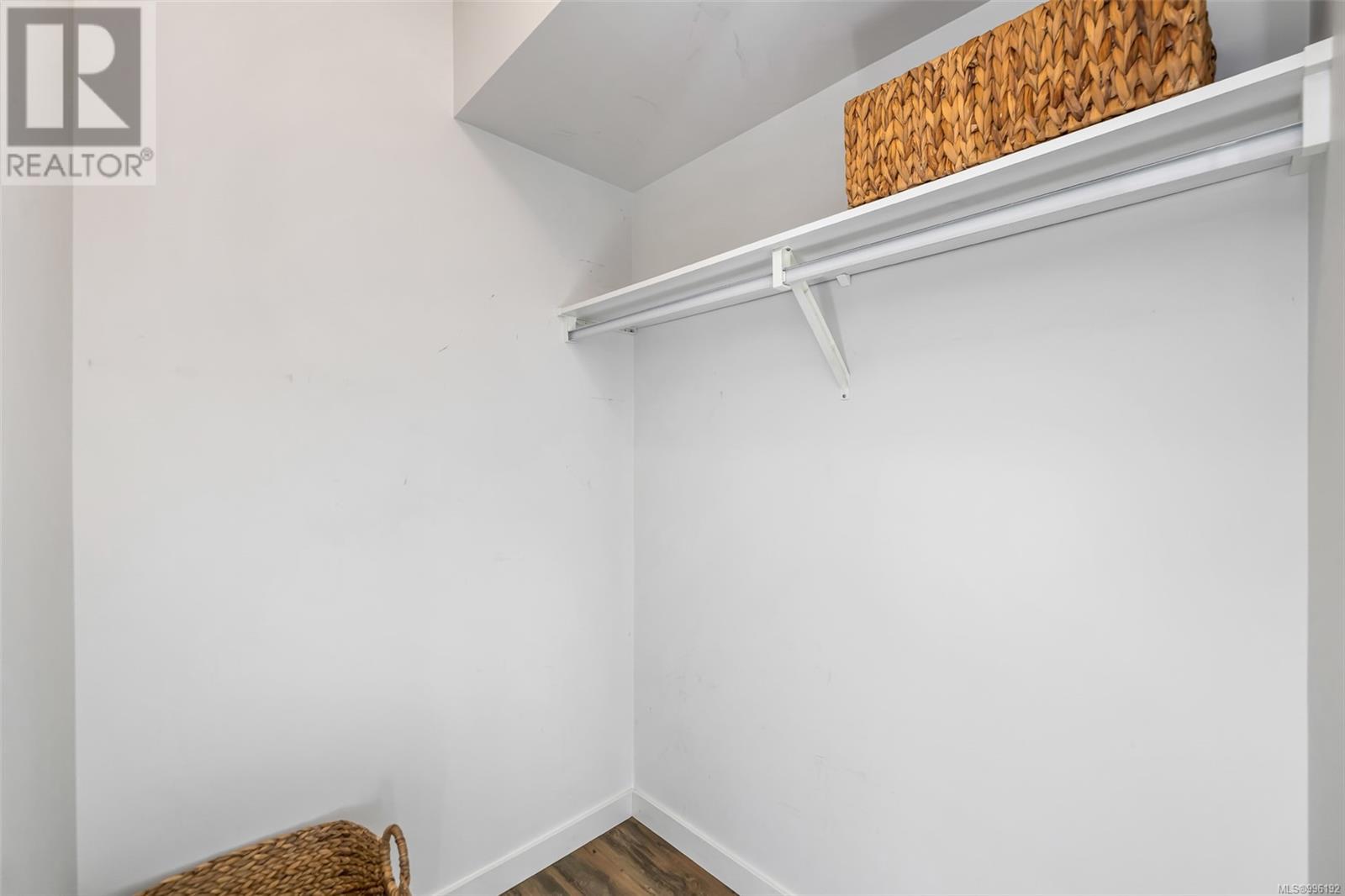 206 9725 Fourth Street, Sidney