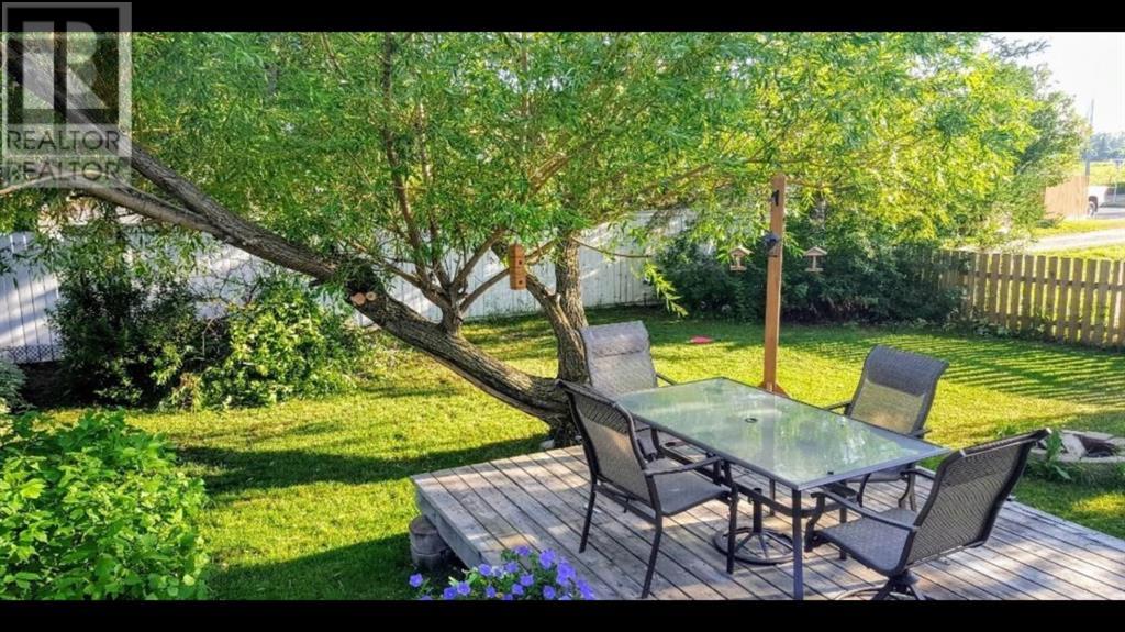 5727 45 Avenue, Lacombe