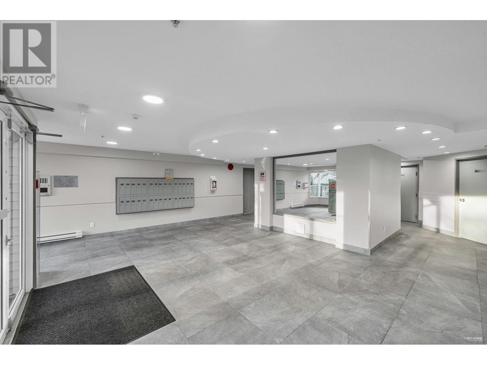 401 7011 BLUNDELL ROAD, Richmond