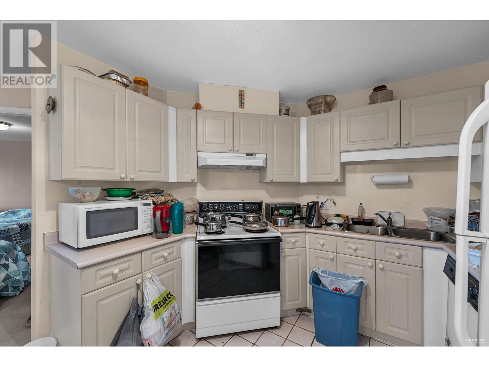 401 7011 BLUNDELL ROAD, Richmond