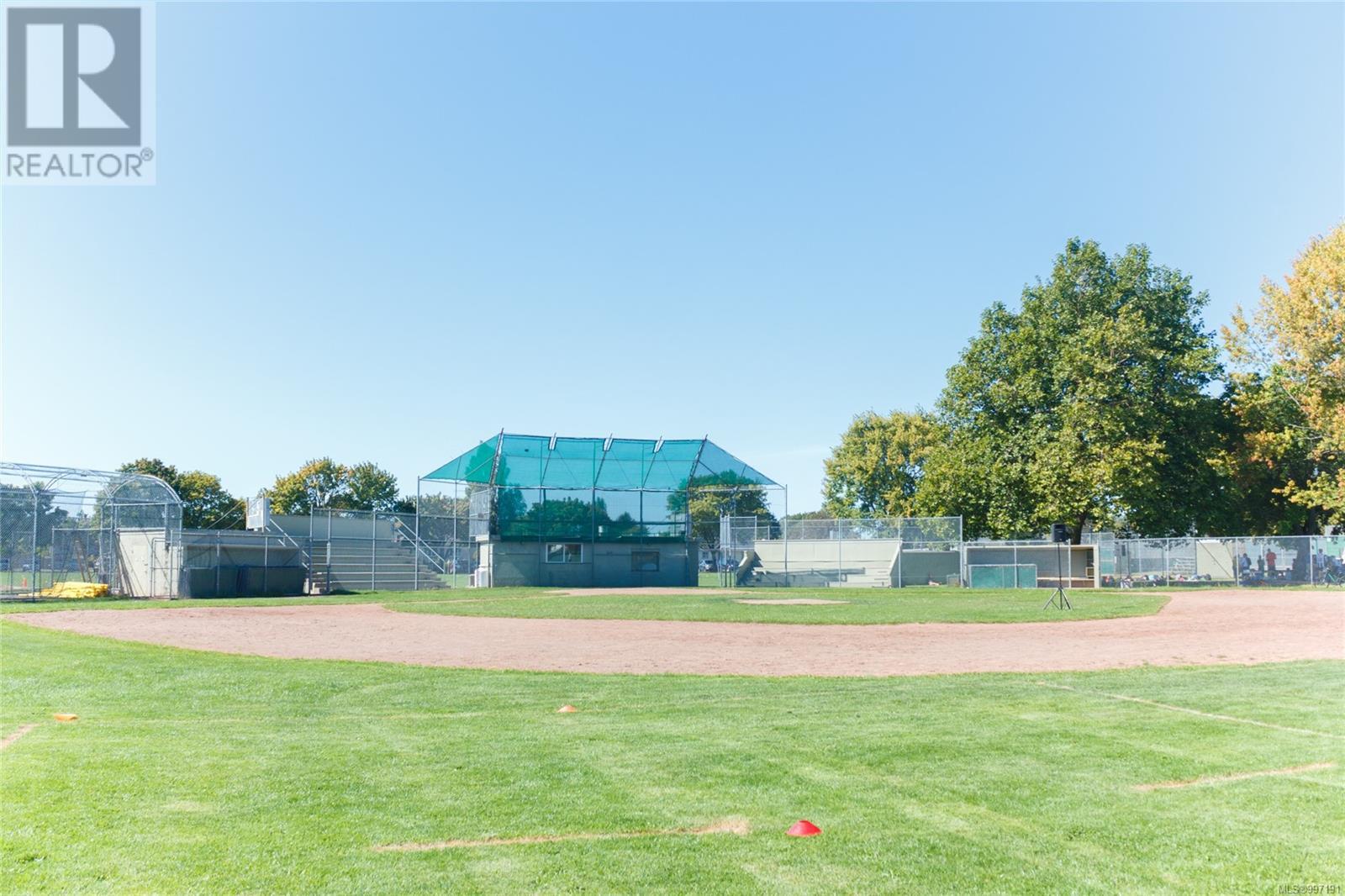  2421 Mowat Street, Oak Bay