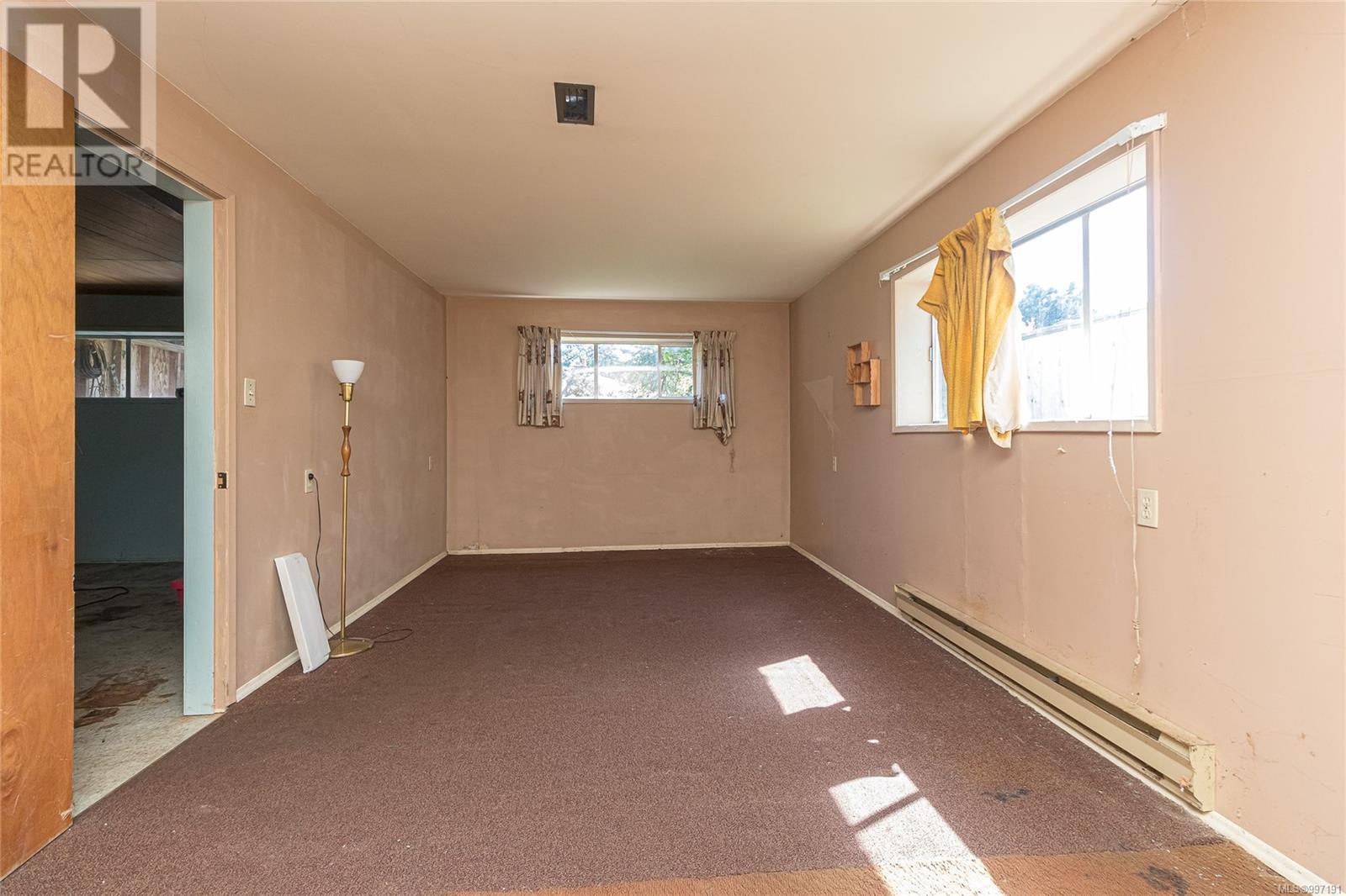  2421 Mowat Street, Oak Bay