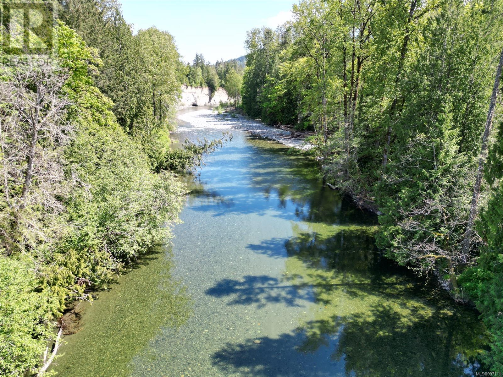 8682 TRANS CANADA HWY - 27