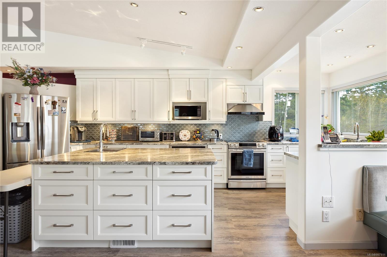 8682 TRANS CANADA HWY - 33