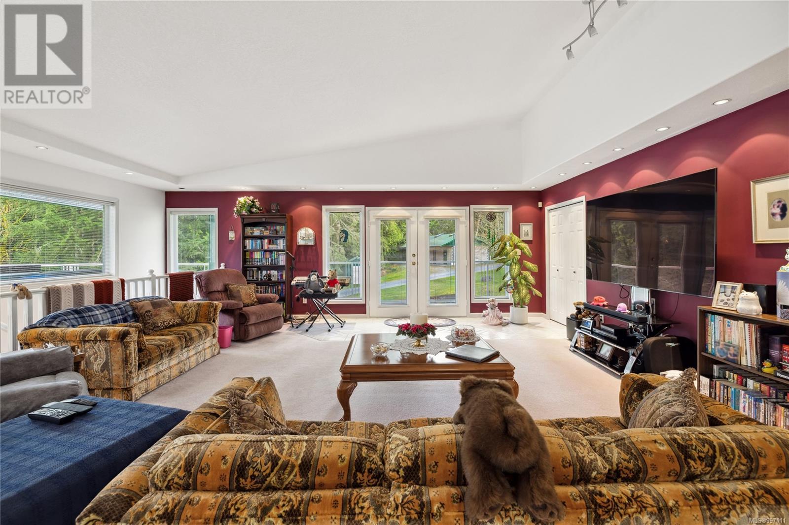 8682 TRANS CANADA HWY - 40