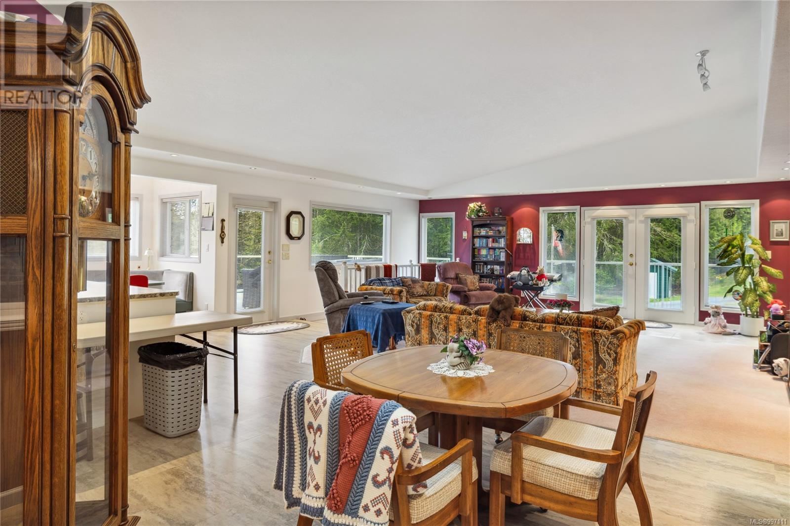 8682 TRANS CANADA HWY - 41