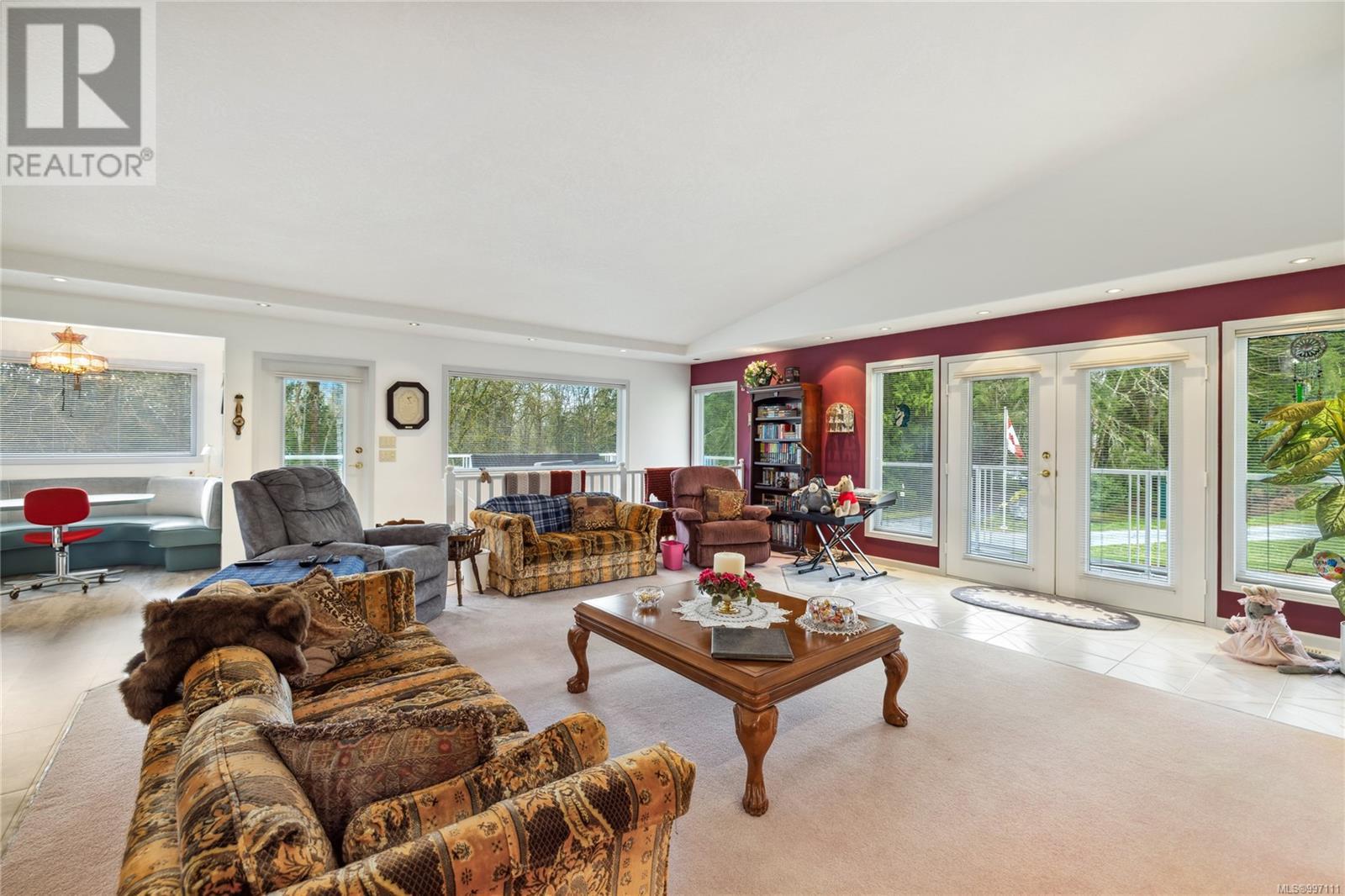 8682 TRANS CANADA HWY - 44