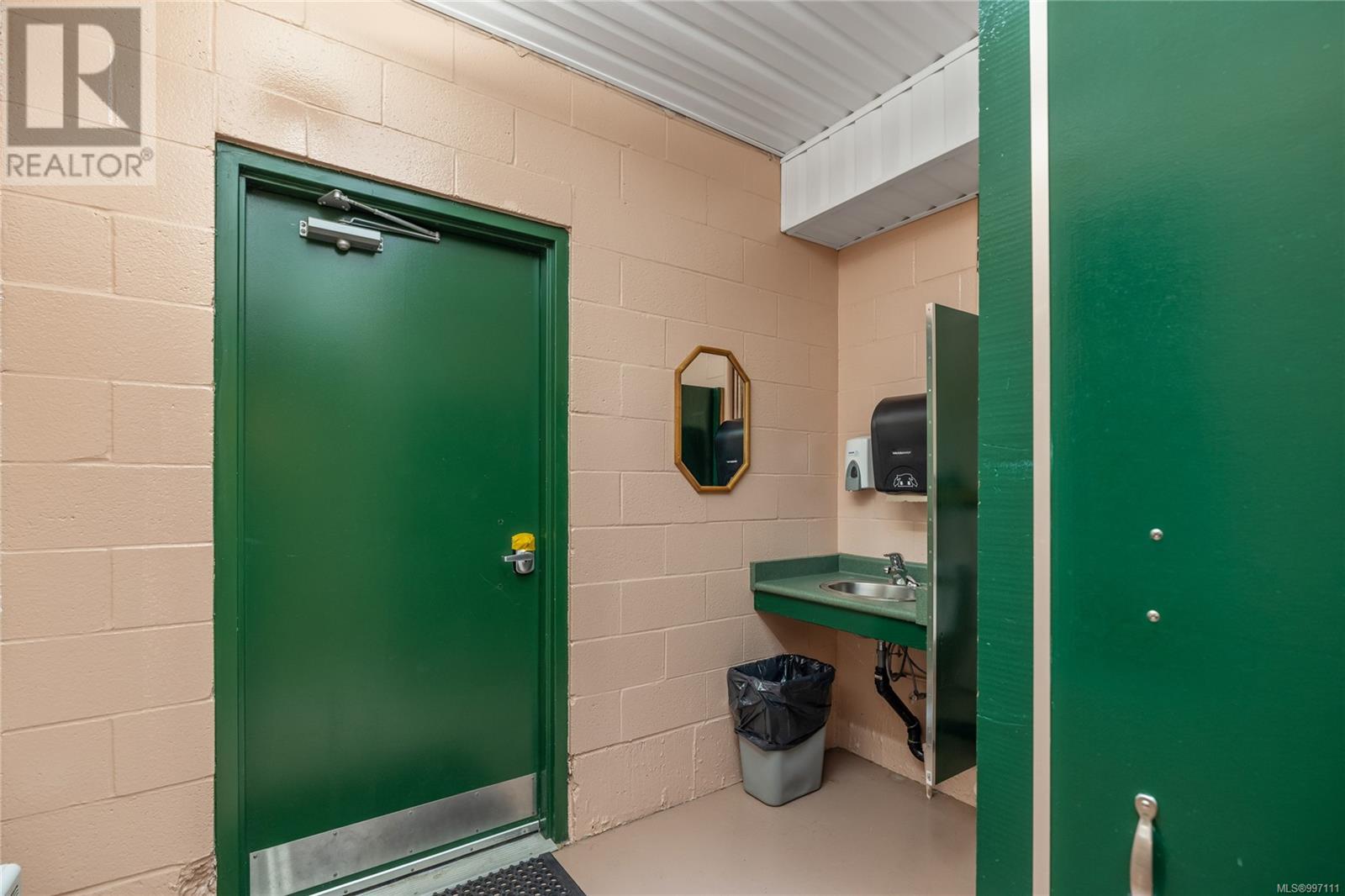 8682 TRANS CANADA HWY - 70