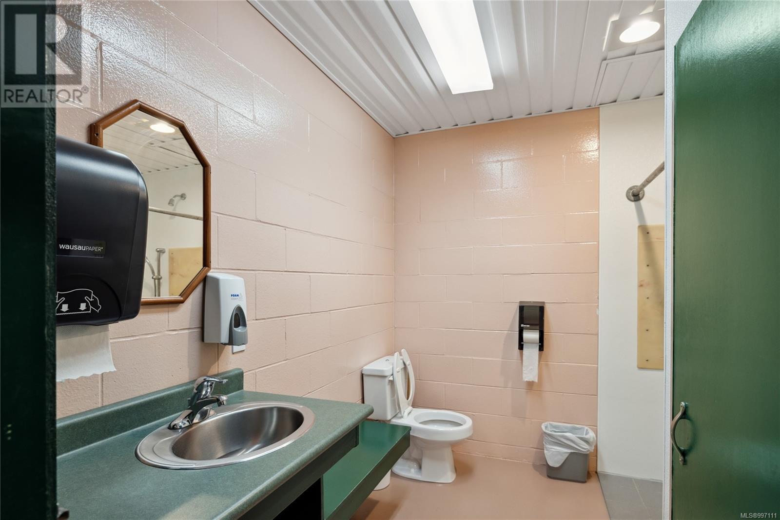 8682 TRANS CANADA HWY - 72