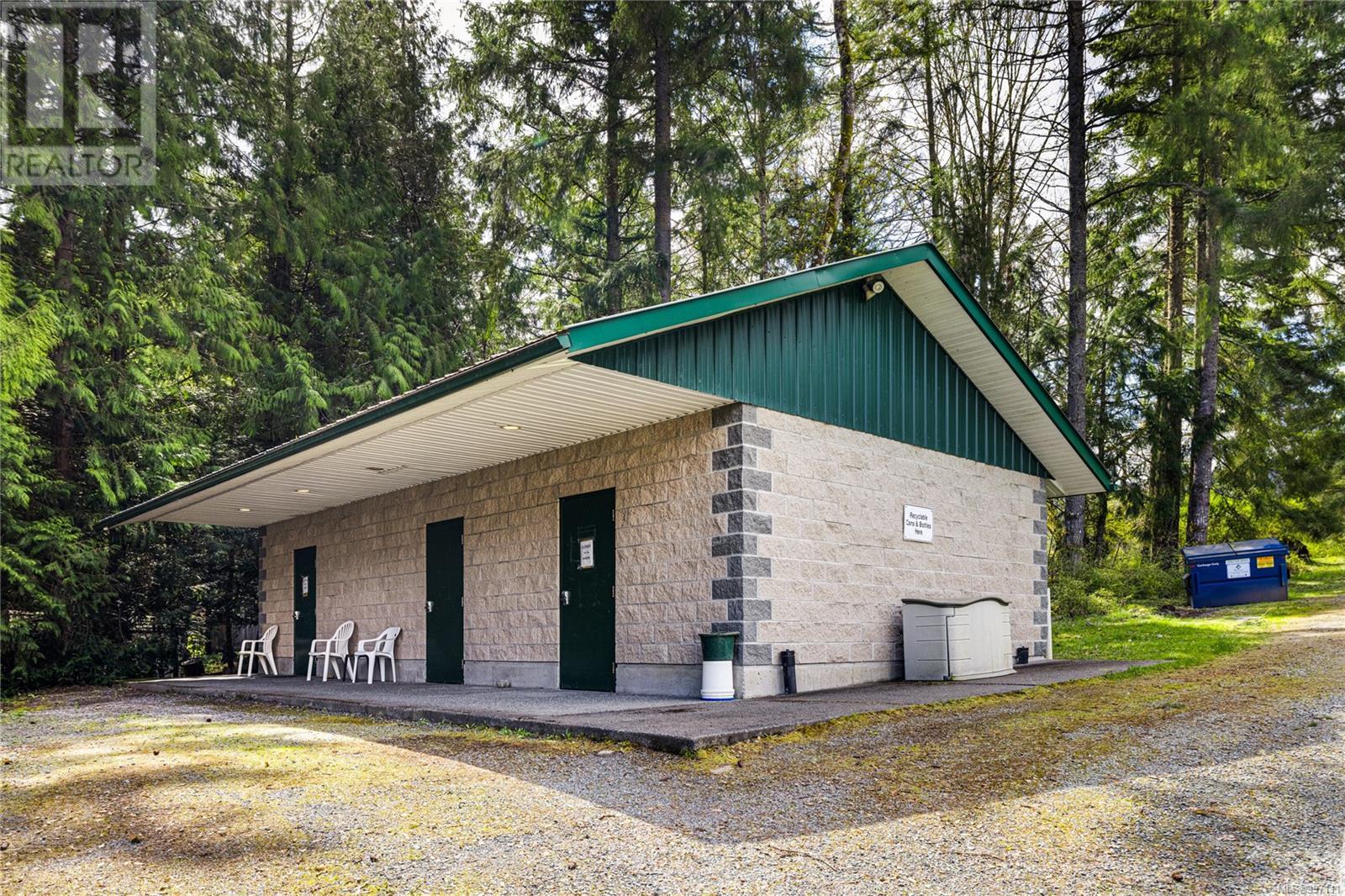 8682 Trans Canada Hwy - 9