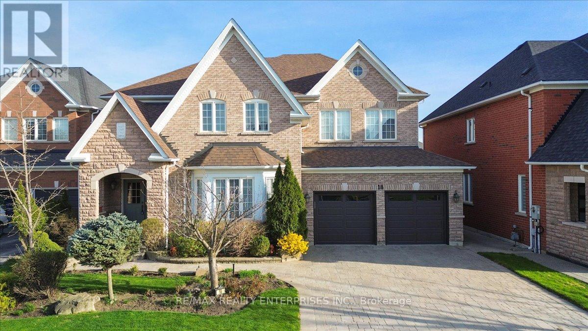 Photo 5 of 18 Southcrest Court, Brampton ON