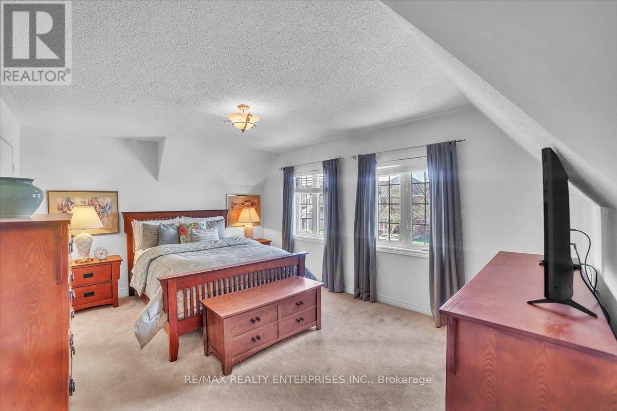 Photo 41 of 18 Southcrest Court, Brampton ON