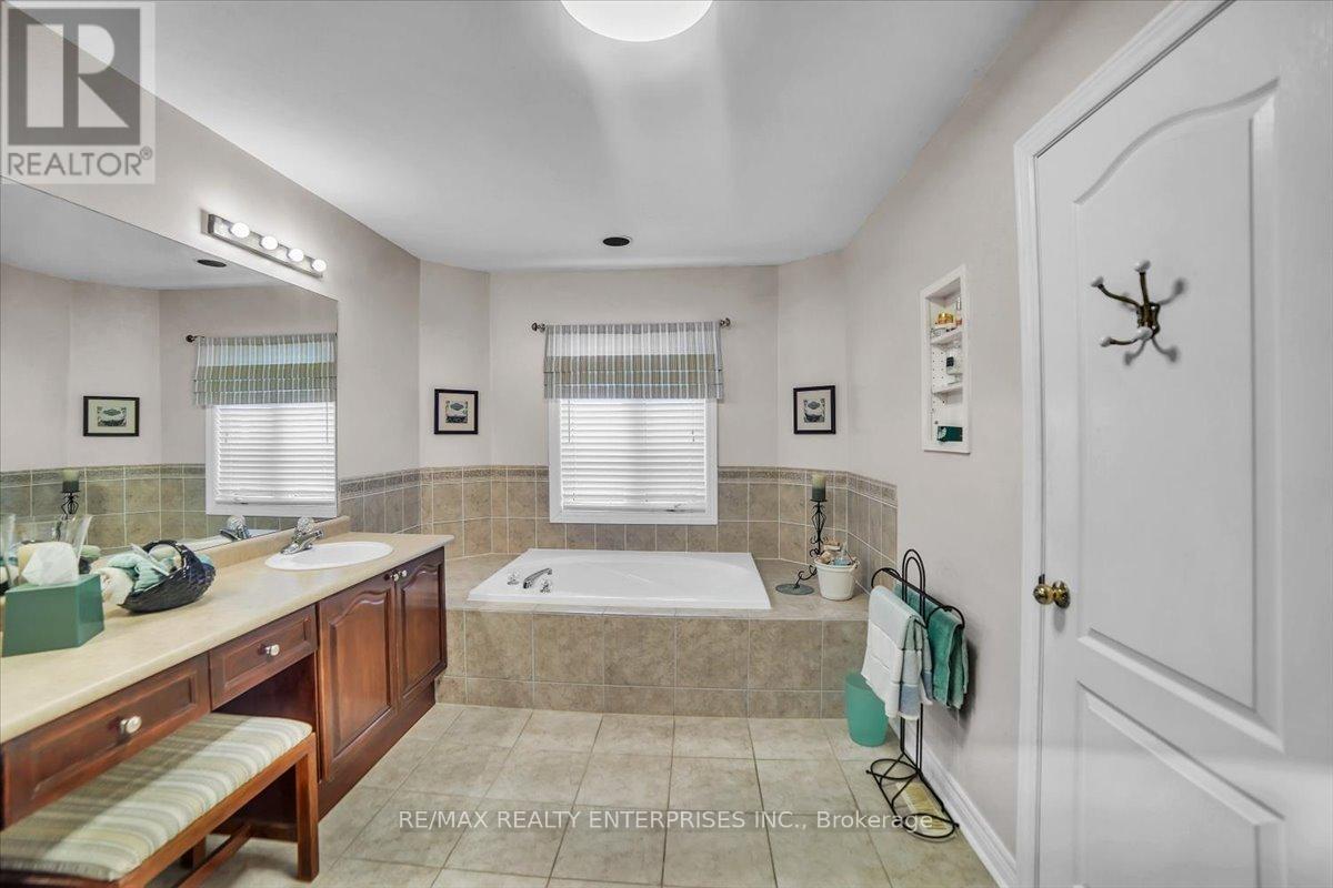 Photo 30 of 18 Southcrest Court, Brampton ON