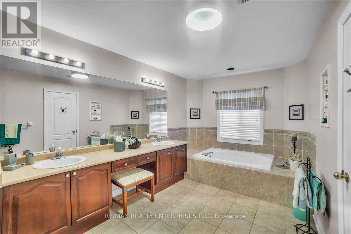 Photo 20 of 18 Southcrest Court, Brampton ON
