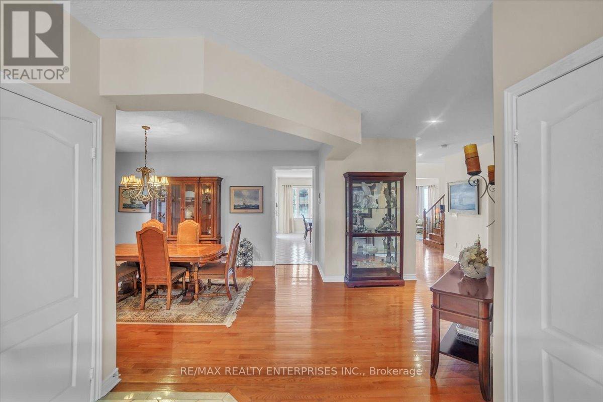 Photo 29 of 18 Southcrest Court, Brampton ON