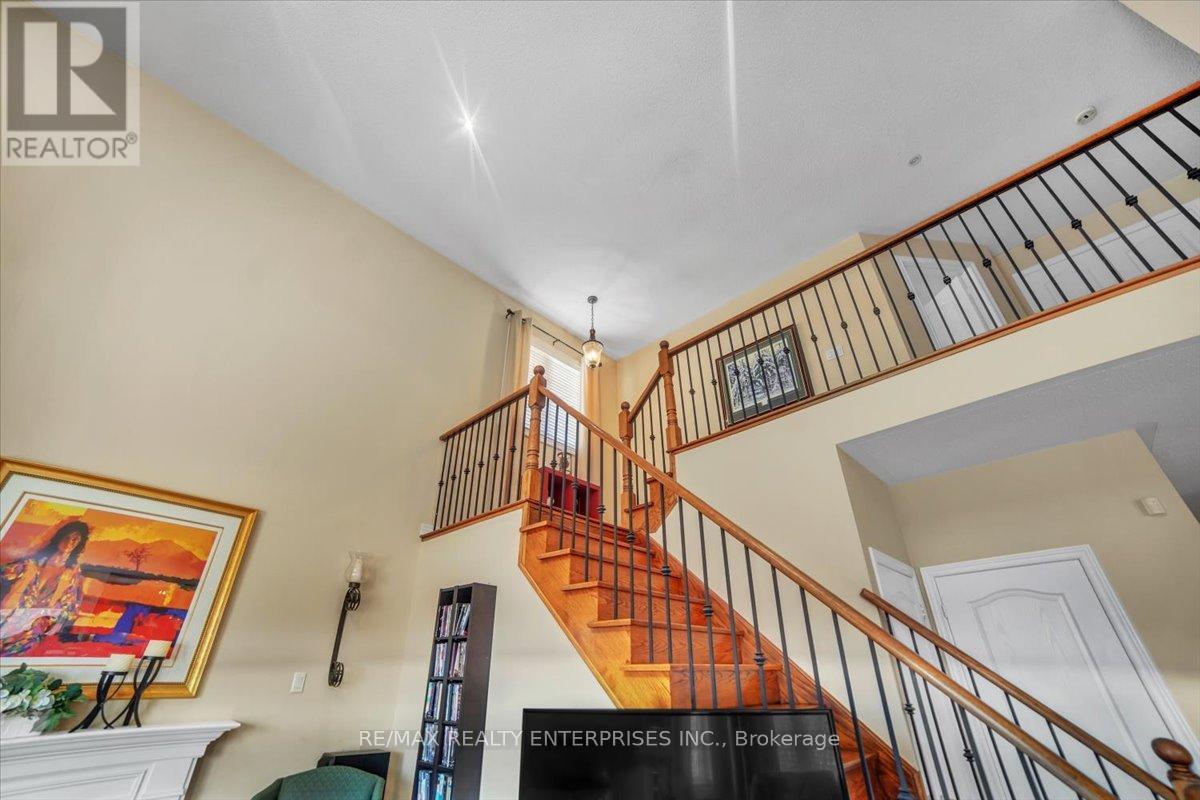 Photo 22 of 18 Southcrest Court, Brampton ON