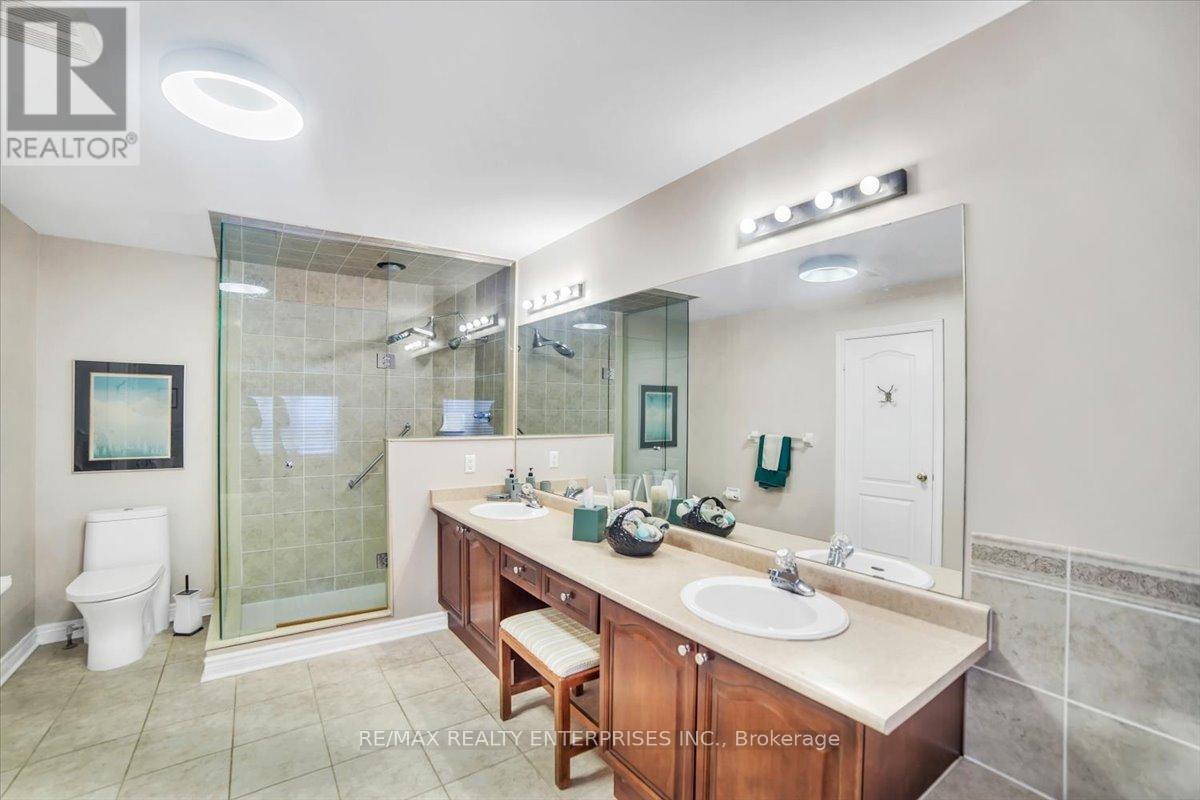 Photo 16 of 18 Southcrest Court, Brampton ON
