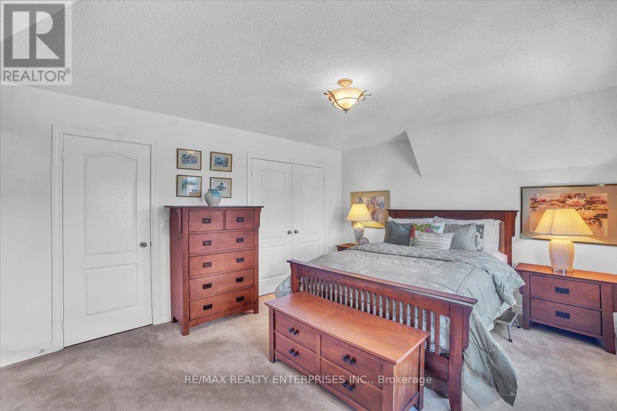 Photo 47 of 18 Southcrest Court, Brampton ON