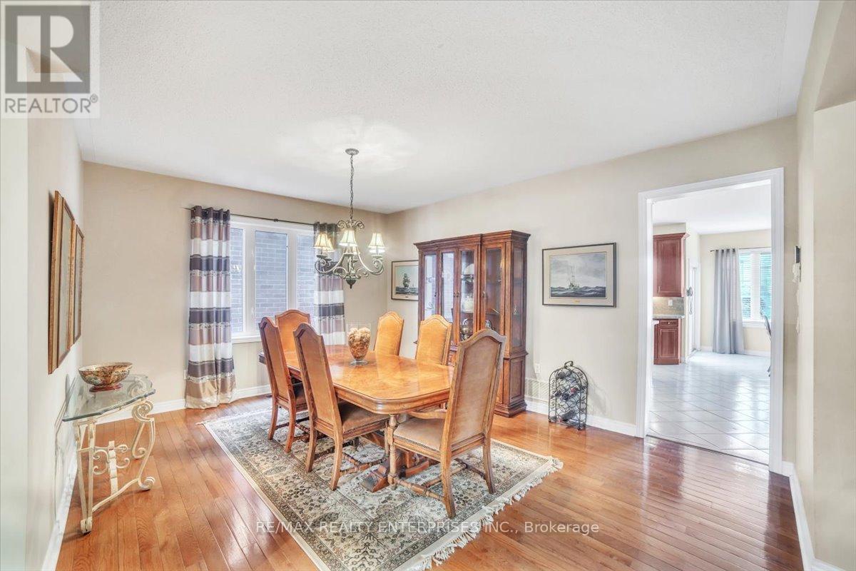 Photo 33 of 18 Southcrest Court, Brampton ON