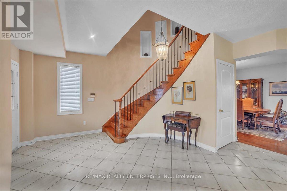 Photo 31 of 18 Southcrest Court, Brampton ON