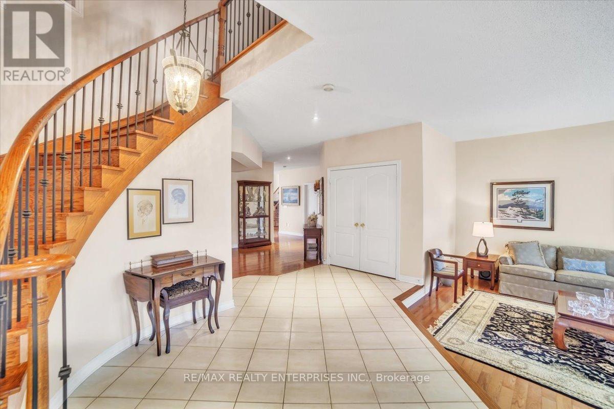 Photo 24 of 18 Southcrest Court, Brampton ON